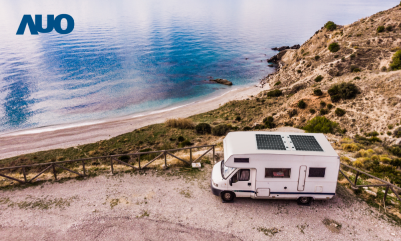 「可撓輕量化太陽光電板SunCurva」使用輕量特殊耐候型複合板取代傳統太陽能板的玻璃前板，不僅降低70%重量，每米平方僅3Kg；具有抗衝擊性能及通過電磁相容性測試，可應用於交通運輸工具，如露營車、遊艇等