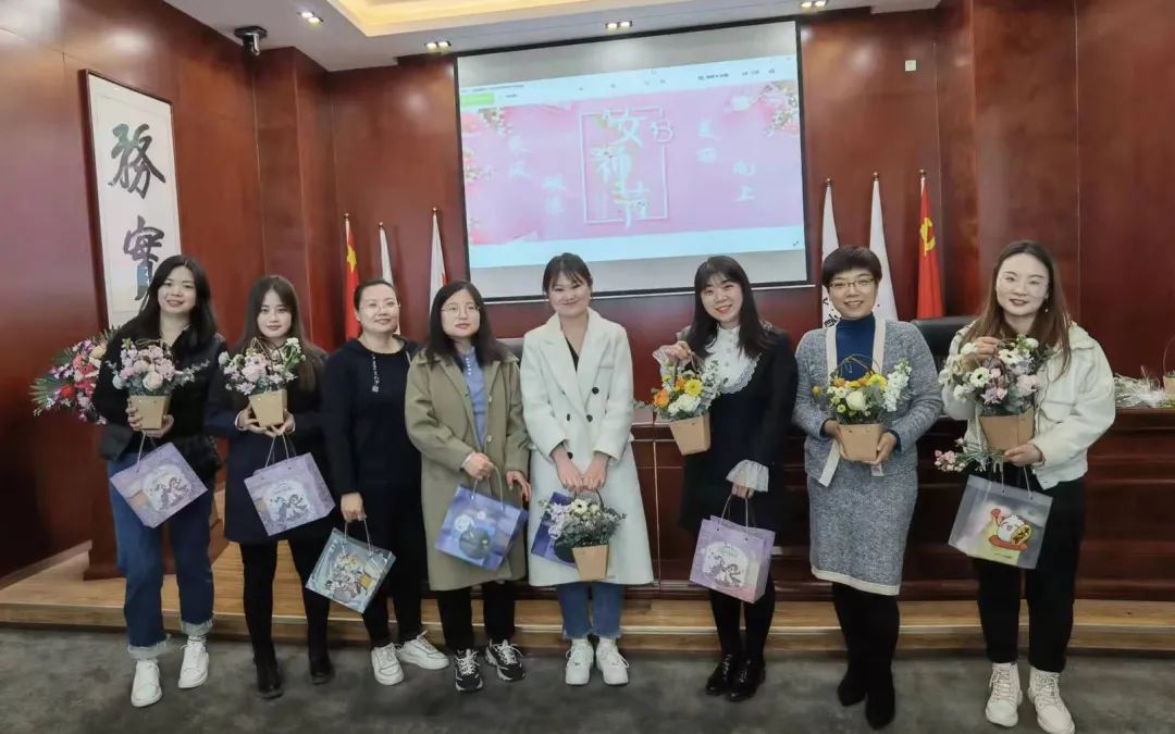 “PG电子·麻将胡了官方网站女神·优雅绽放”——女神节插花活动圆满举行